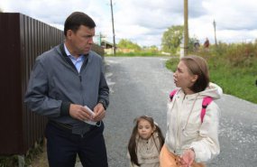 Евгений Куйвашев проверил, как помогли жителям подтопленных домов 