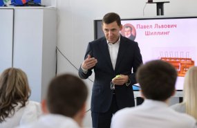 1 сентября губернатор Свердловской области Евгений Куйвашев совершил рабочую поездку в Асбест и Косулино 