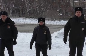 В Свердловской области полицейские помогли гражданам эвакуироваться из горящего дома