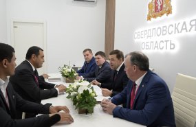 Евгений Куйвашев и Хайрулло Бозаров обсудили направления сотрудничества Свердловской и Ферганской областей 