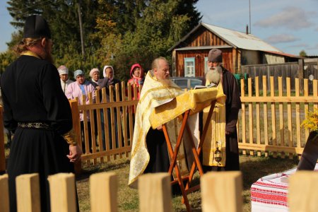Освящение поклонного креста в деревне Речелга 07