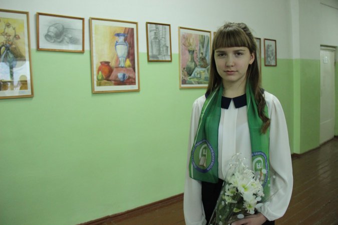 Школьница из Ощепково презентовала выставку своих картин