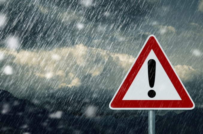 Соблюдайте меры безопасности: в Свердловской области ожидаются дожди, грозы и порывистый ветер