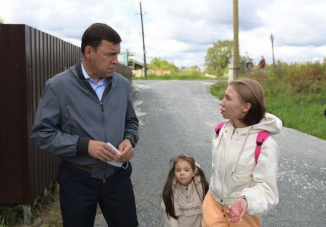 Евгений Куйвашев проверил, как помогли жителям подтопленных домов 