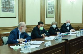Евгений Куйвашев дал поручения по выстраиванию в регионе правового фундамента по организации публичной власти 
