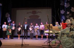 Администрация, Дума Пышминского ГО поздравили педагогов с профессиональным праздником 