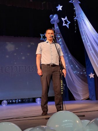 Руководитель Управления образования Юрий Шемякин поздравил пышминских учителей с профессиональным праздником 