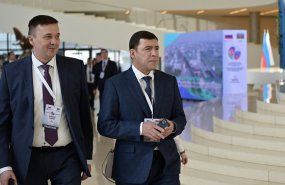 Евгений Куйвашев в составе российской делегации работает на площадке XI Российско-Азербайджанского межрегионального форума