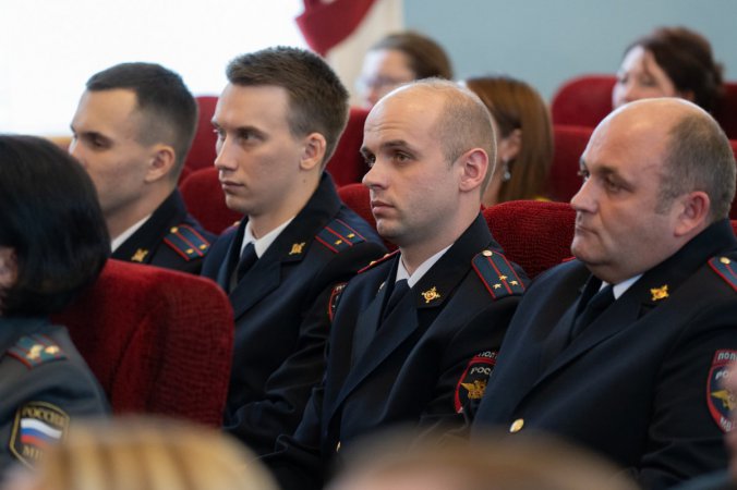В День полиции Евгений Куйвашев поблагодарил сотрудников и ветеранов органов внутренних дел 