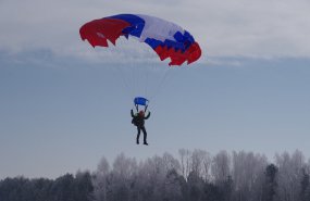 Парашютисты-десантники Уральской авиалесоохраны начали подготовку к пожароопасному сезону