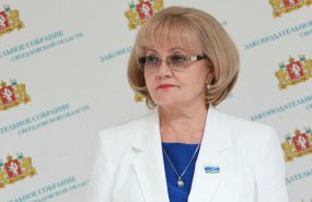Председатель ЗС СО Людмила Бабушкина поздравила уральских женщин с Международным женским днём 