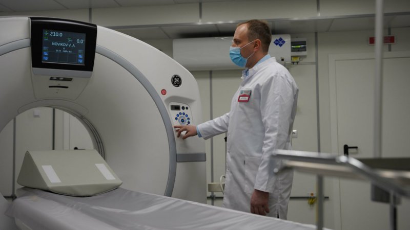 Госпиталь для ветеранов войн в Екатеринбурге получил компьютерный томограф, а 12 больниц региона — новые автомобили