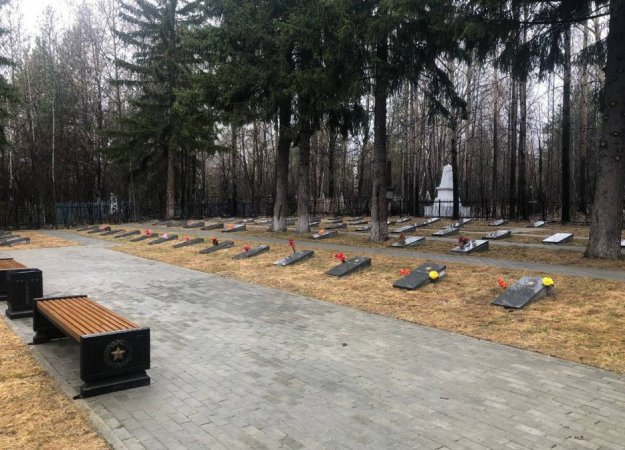 Мемориалы павшим в годы Великой Отечественной войны, скверы и аллеи Славы благоустраивают в Свердловской области