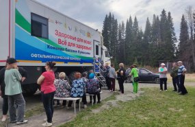 Автопоезд здоровья побывал у жителей пострадавших от пожара посёлков на севере Свердловской области