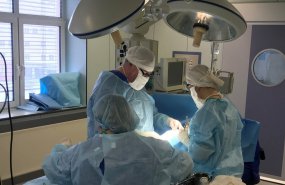 Свердловские хирурги-онкологи удалили полуторогодовалой малышке опухоль весом более двух килограммов