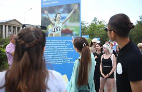 Выставка «Быстрее, выше, сильнее: чемпионы столицы Урала» открылась в Екатеринбурге 