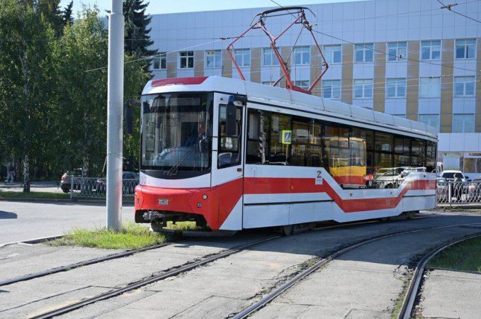 Евгений Куйвашев и Алексей Орлов дали технический старт движению трамвая в Академический район