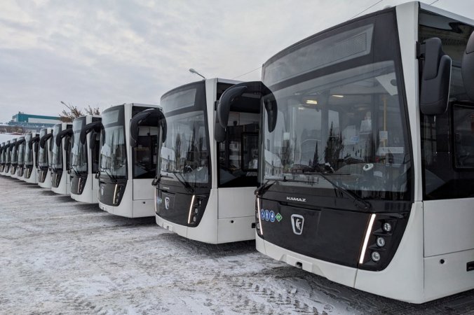 Каменск-Уральский получил первую партию губернаторских автобусов