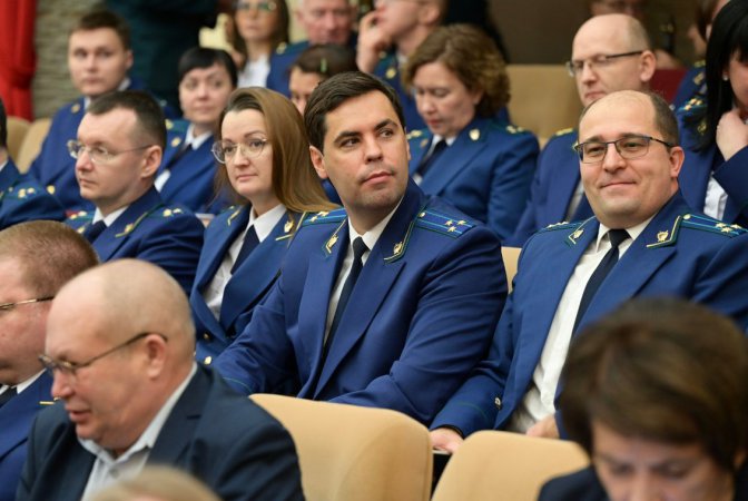 Евгений Куйвашев поблагодарил сотрудников свердловской прокуратуры за совместную работу по защите прав уральцев