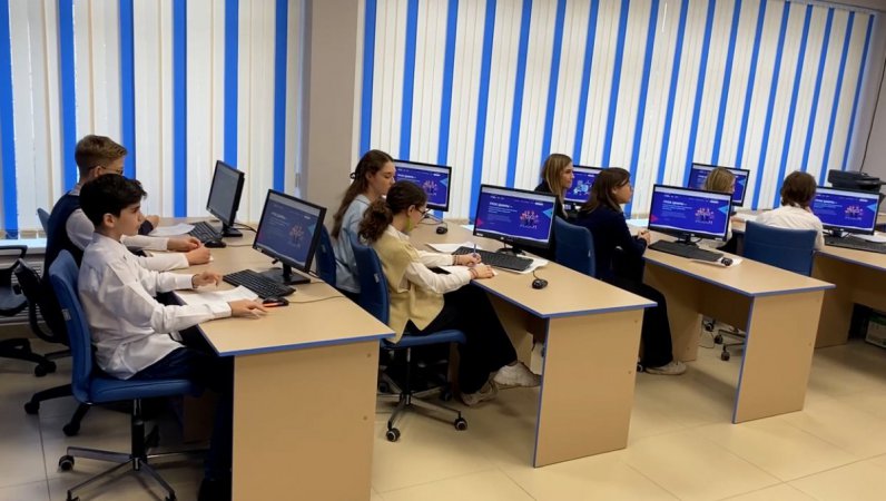 Уральские школьники смогут изучать программу цифрового образования, разработанную ведущими IT-компаниями России