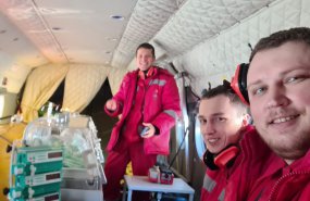 Слаженная работа команды свердловских неонатологов и самый большой вертолёт ТЦМК помогли спасти двух крошечных новорождённых
