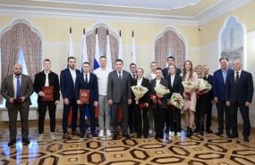 Евгений Куйвашев наградил биатлонистов, показавших высокие результаты на II Всероссийской Спартакиаде по зимним видам спорта